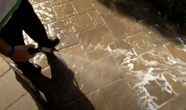 Alliance Gator Efflorescence Cleaner Concentrated for Pavers and Natural Stone - Image 4